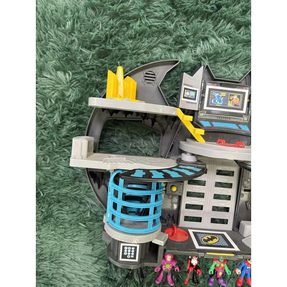 Imaginext DC Super Friends Batcave Playset with 5 Action Figures